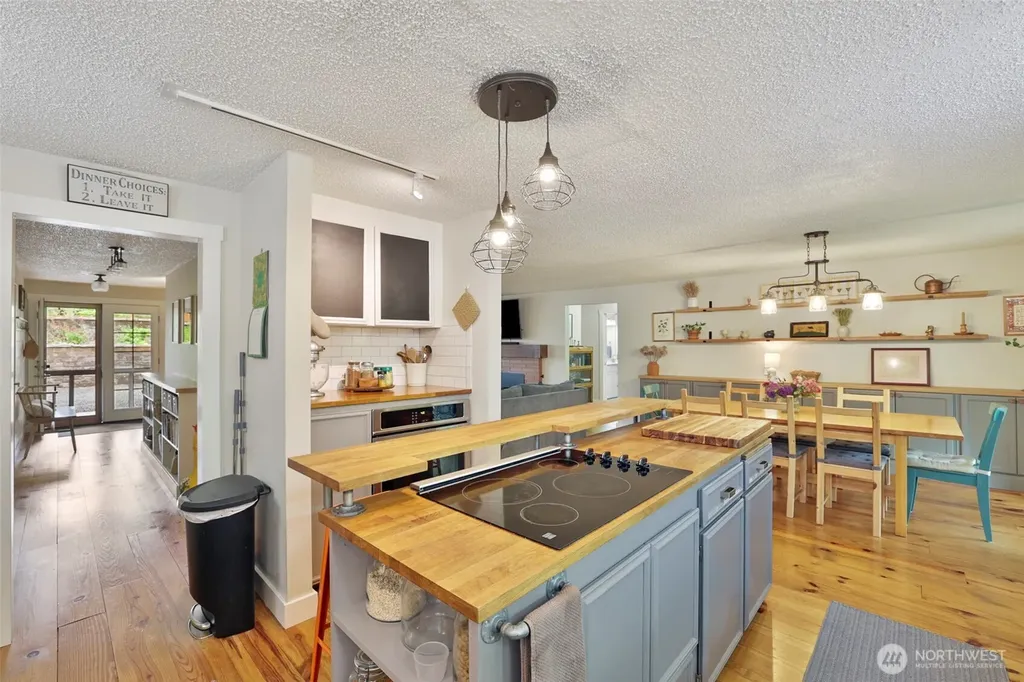 3929 Faith Place NW Bremerton WA 98312