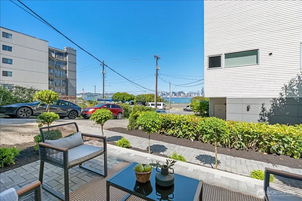 4011 SW Maryland Place Seattle WA 98116