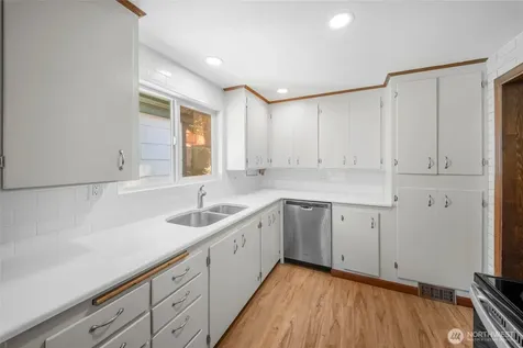 11502 29th Avenue SW Seattle WA 98146