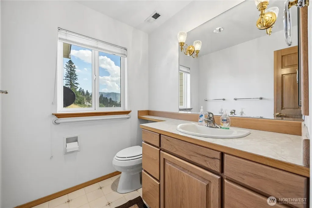 3035 Lakeshore Road Manson WA 98831