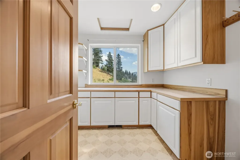 3035 Lakeshore Road Manson WA 98831