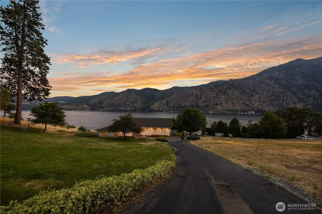 3035 Lakeshore Road Manson WA 98831