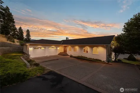 3035 Lakeshore Road Manson WA 98831