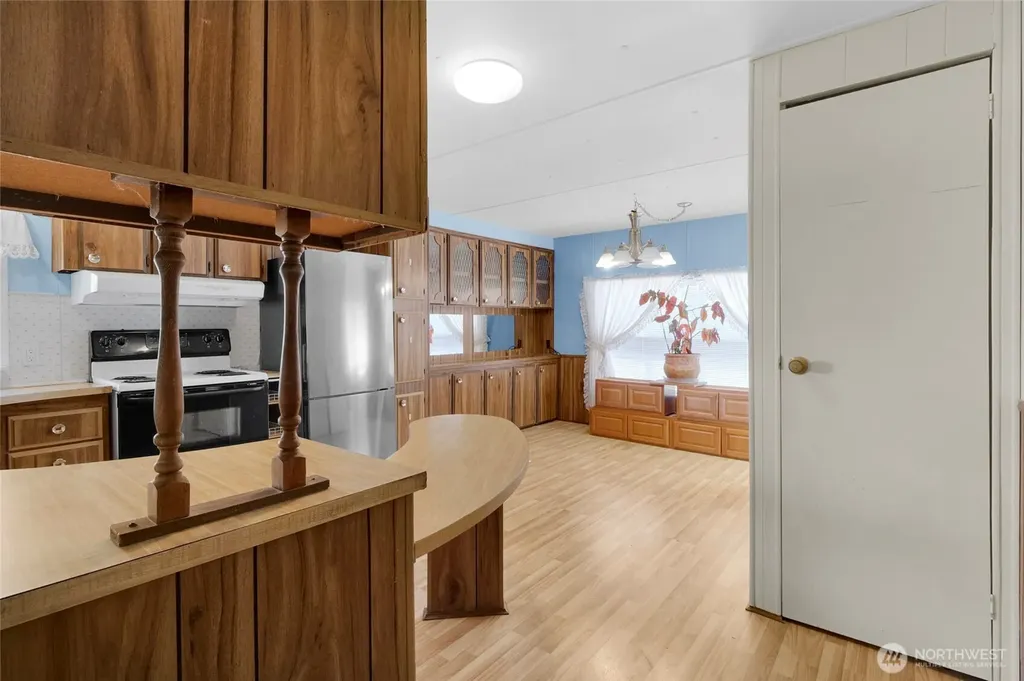4680 K NE Moses Lake WA 98837