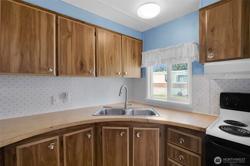 4680 K NE Moses Lake WA 98837