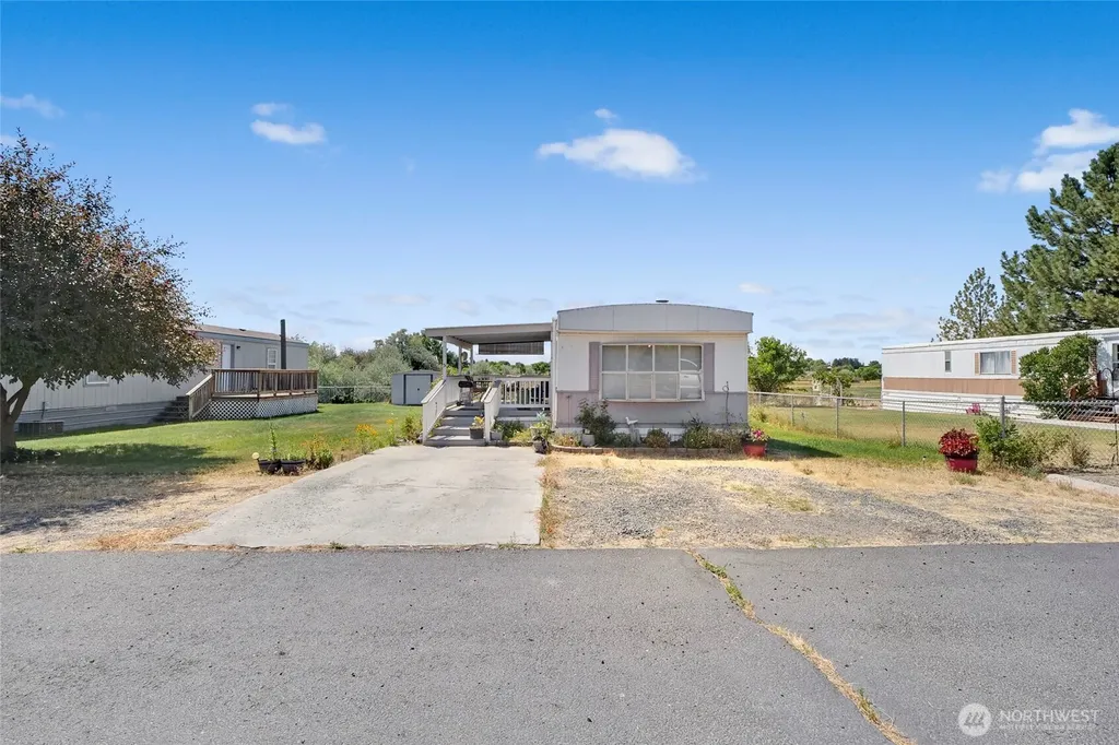4680 K NE Moses Lake WA 98837