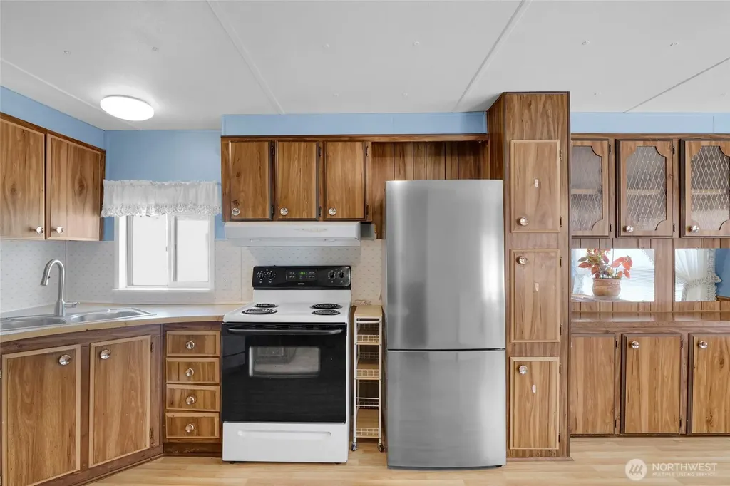 4680 K NE Moses Lake WA 98837
