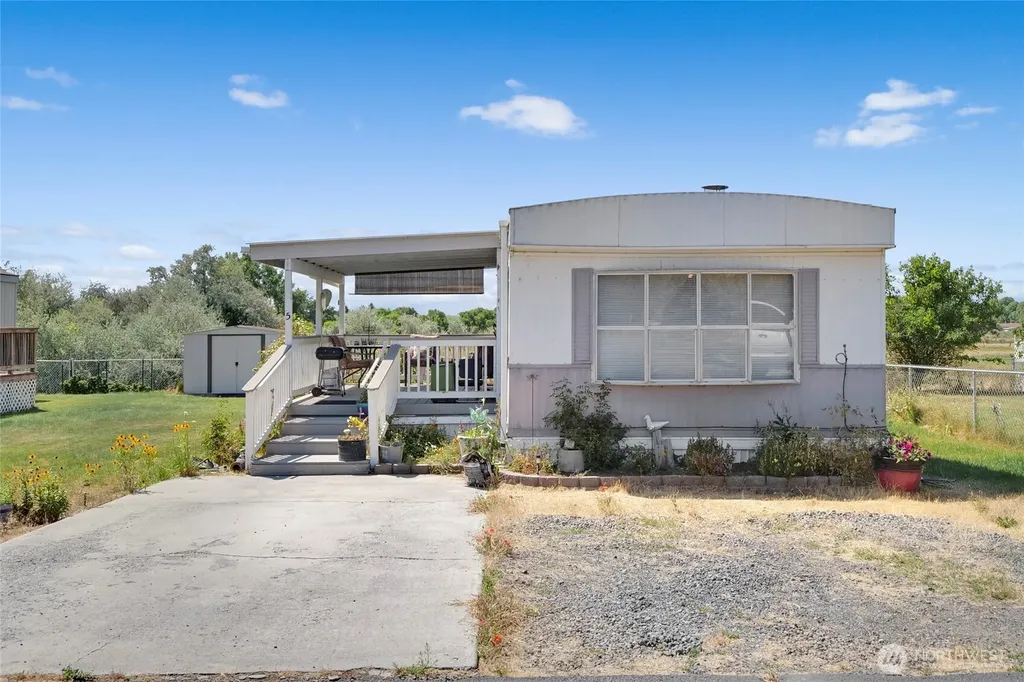 4680 K NE Moses Lake WA 98837