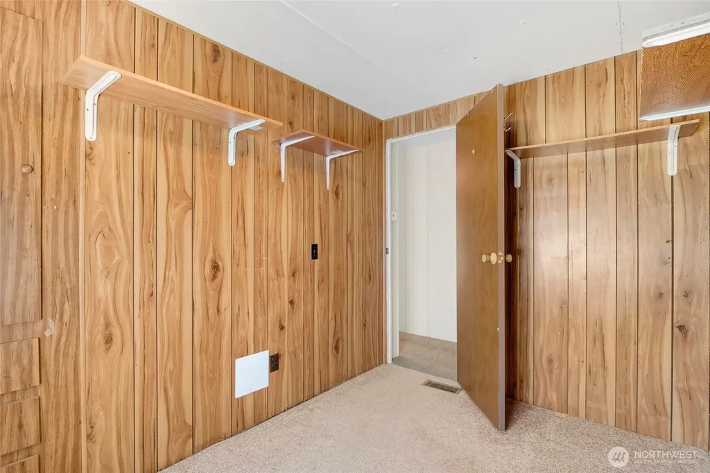 4680 K NE Moses Lake WA 98837