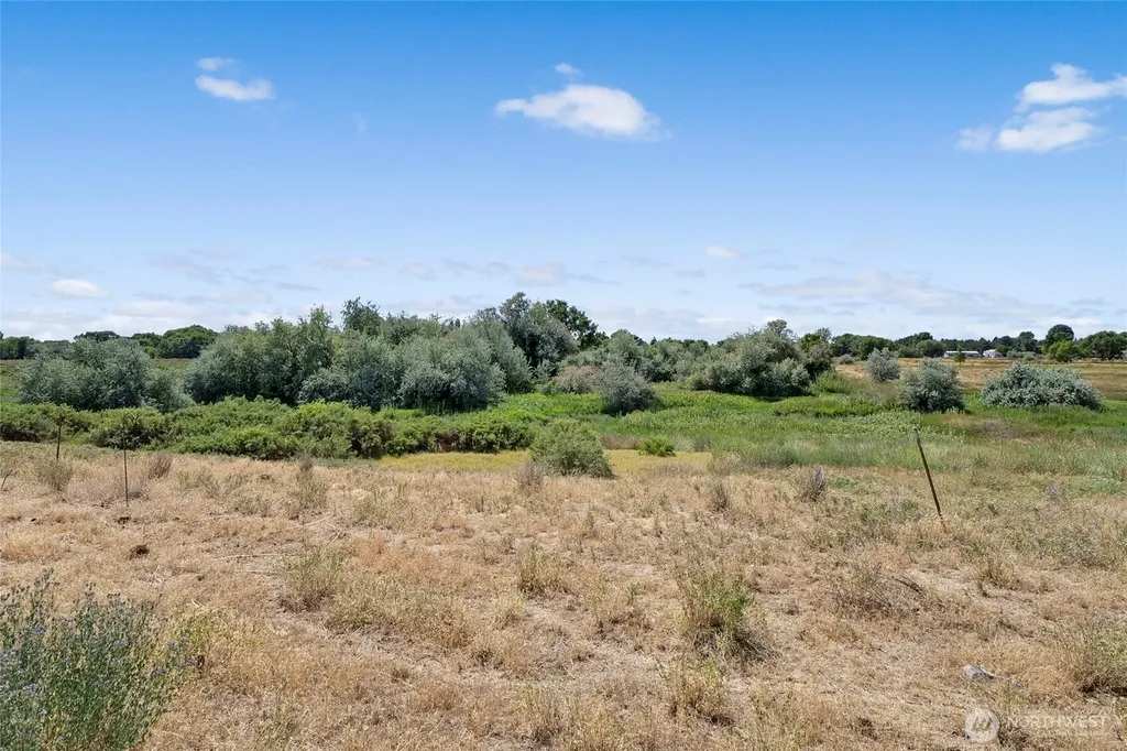 4680 K NE Moses Lake WA 98837