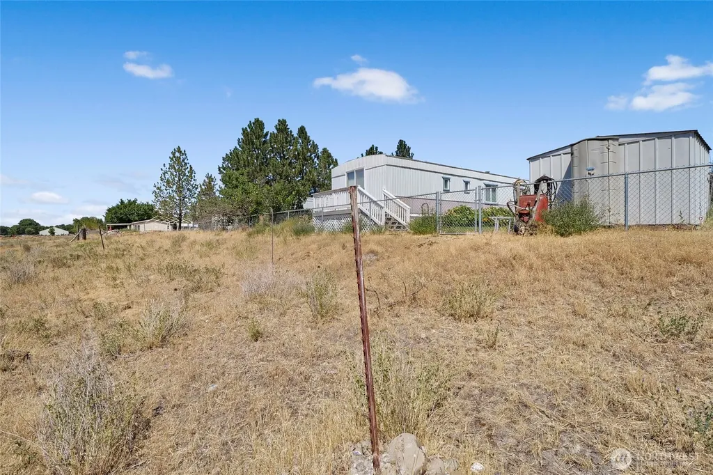 4680 K NE Moses Lake WA 98837