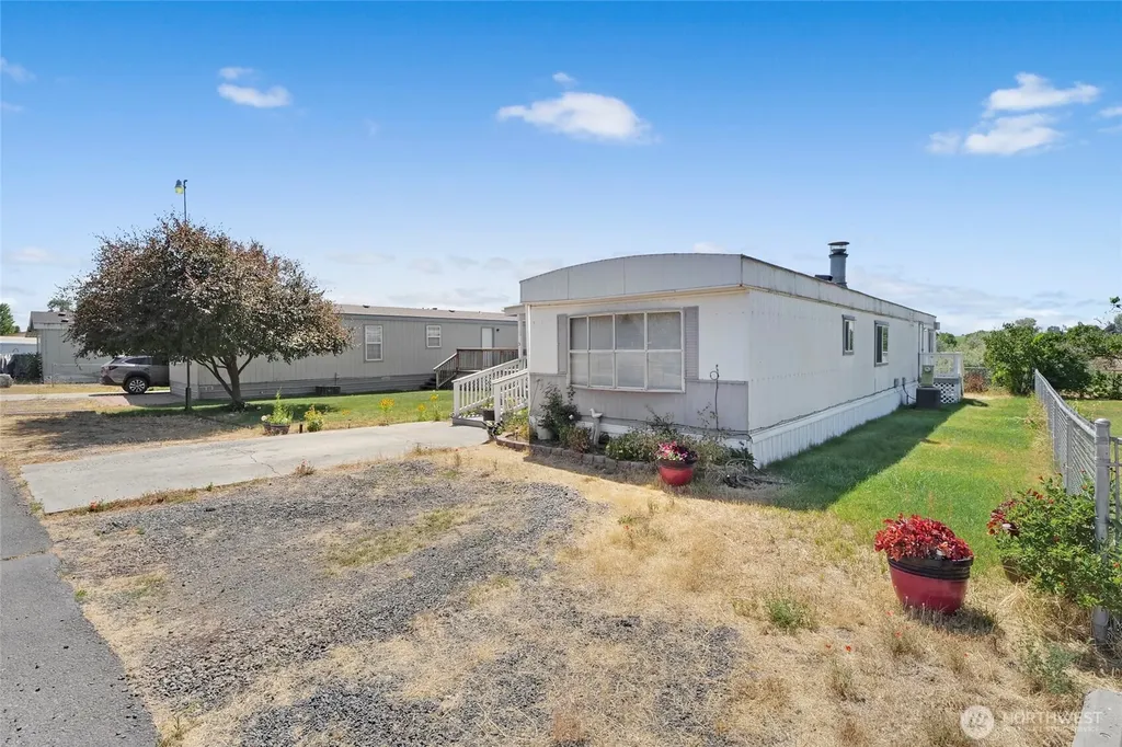 4680 K NE Moses Lake WA 98837