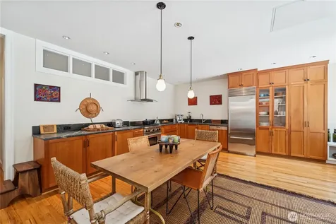 2809 Mount Rainier Drive S Seattle WA 98144
