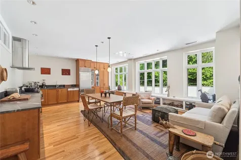 2809 Mount Rainier Drive S Seattle WA 98144