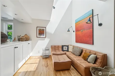 2809 Mount Rainier Drive S Seattle WA 98144