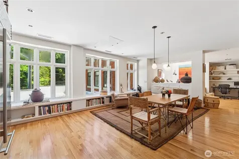 2809 Mount Rainier Drive S Seattle WA 98144