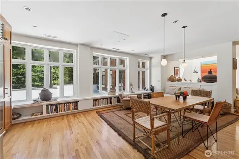 2809 Mount Rainier Drive S Seattle WA 98144