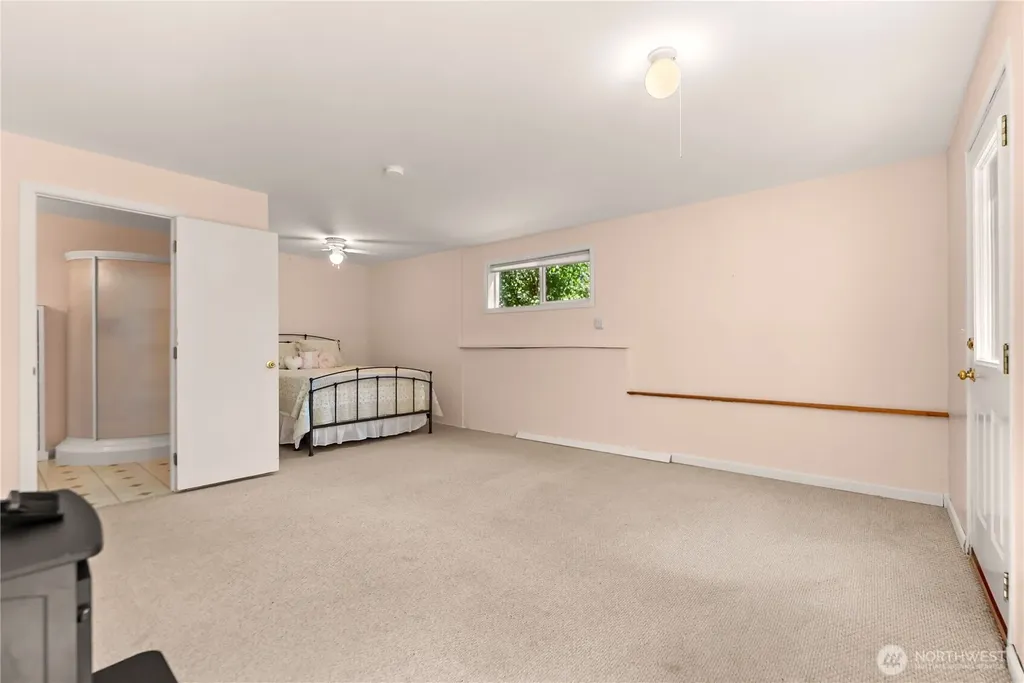 14 Apple Way N Winthrop WA 98862