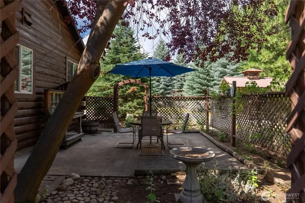 14 Apple Way N Winthrop WA 98862