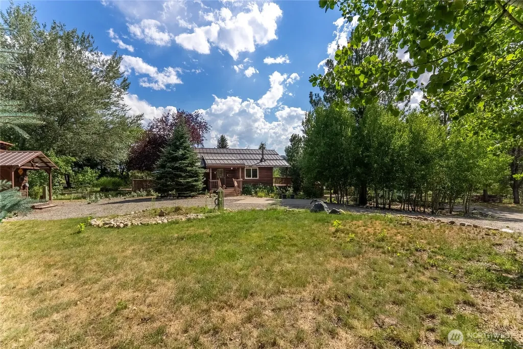 14 Apple Way N Winthrop WA 98862