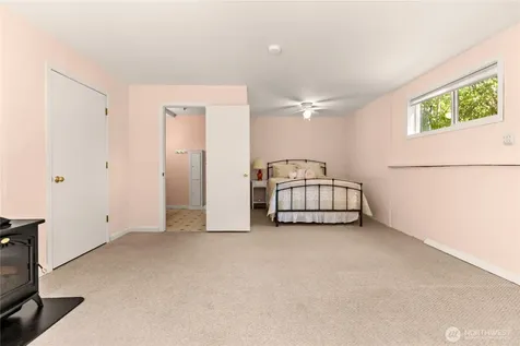 14 Apple Way N Winthrop WA 98862