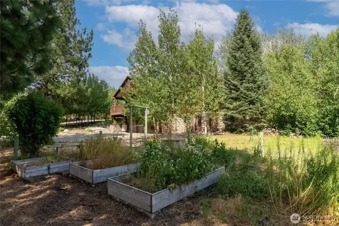 14 Apple Way N Winthrop WA 98862