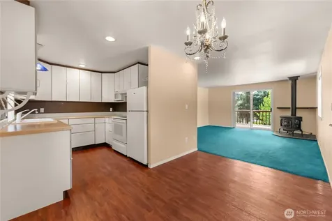 14 Apple Way N Winthrop WA 98862