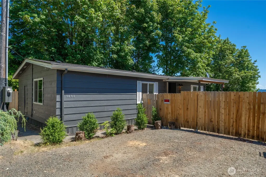 1898 Vista Lane W Bremerton WA 98312