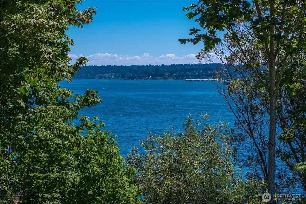 1898 Vista Lane W Bremerton WA 98312