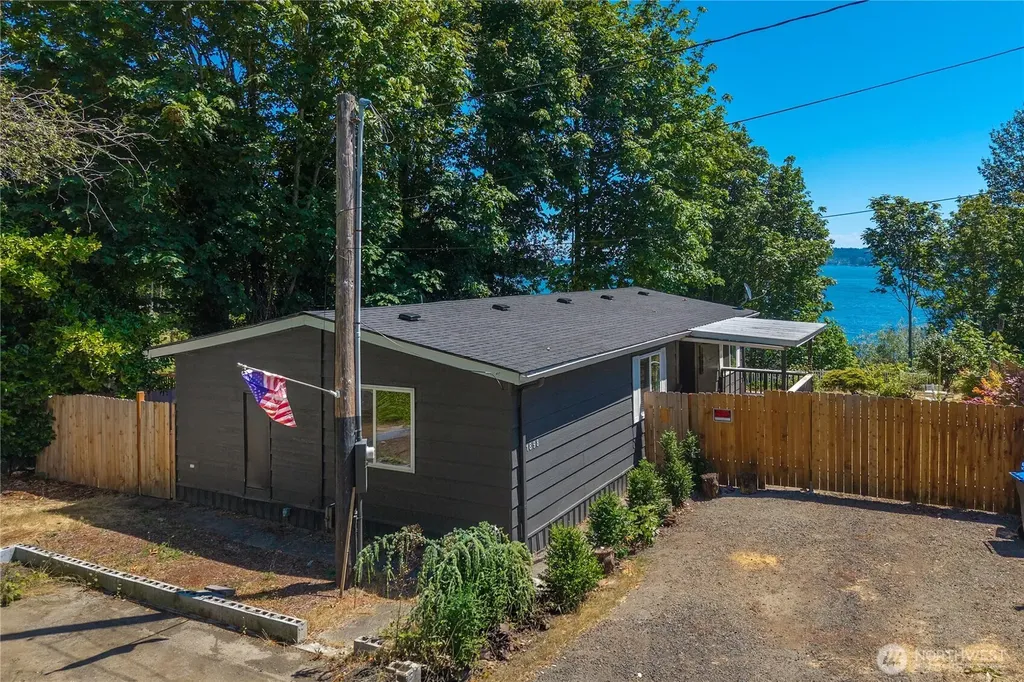 1898 Vista Lane W Bremerton WA 98312