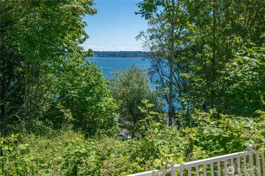 1898 Vista Lane W Bremerton WA 98312