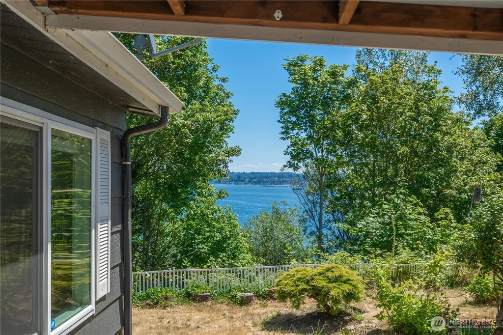 1898 Vista Lane W Bremerton WA 98312