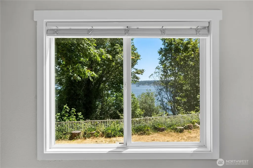 1898 Vista Lane W Bremerton WA 98312
