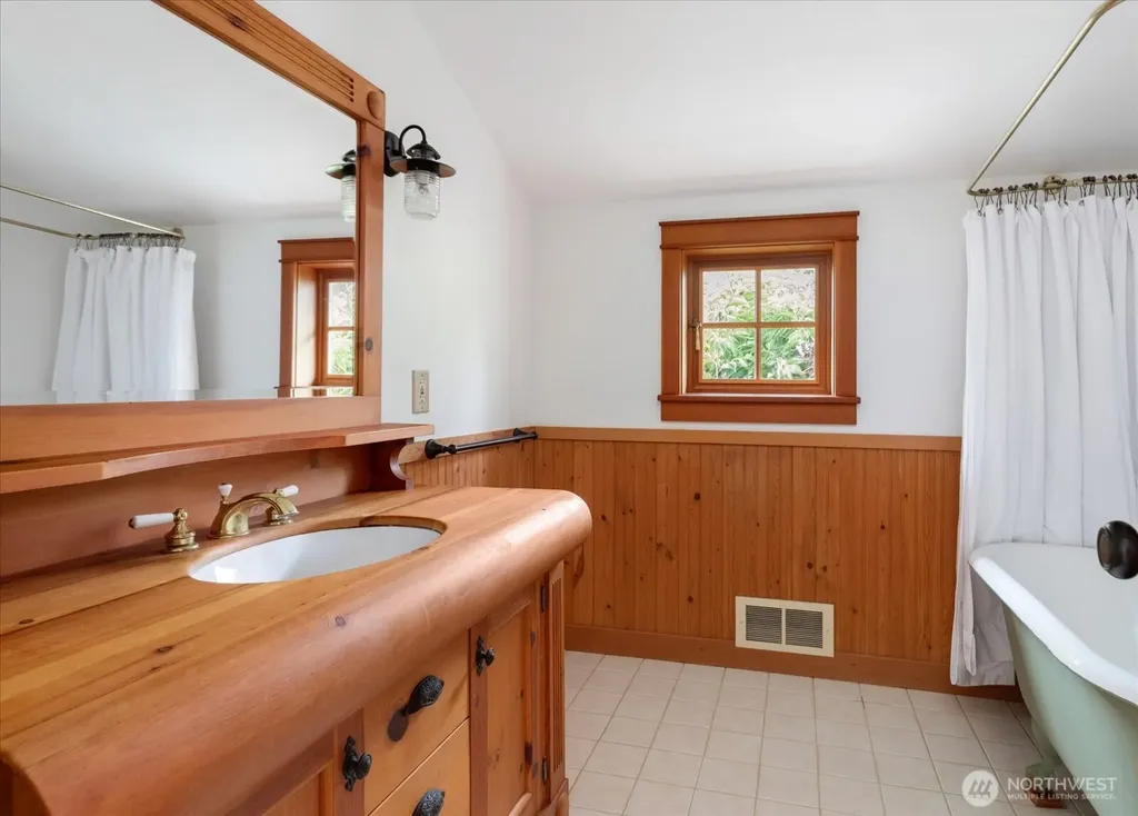 195 Perry Drive Coupeville WA 98239