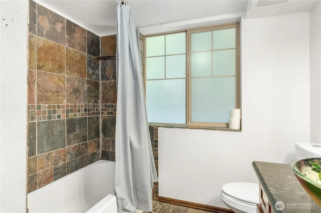 310 Fir Lane NW Lakebay WA 98349