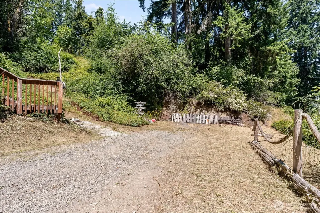 310 Fir Lane NW Lakebay WA 98349