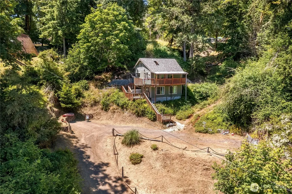 310 Fir Lane NW Lakebay WA 98349