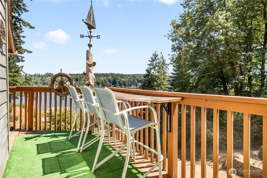 310 Fir Lane NW Lakebay WA 98349