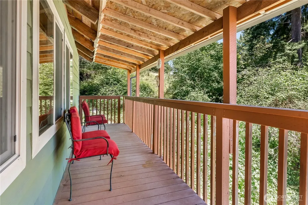310 Fir Lane NW Lakebay WA 98349