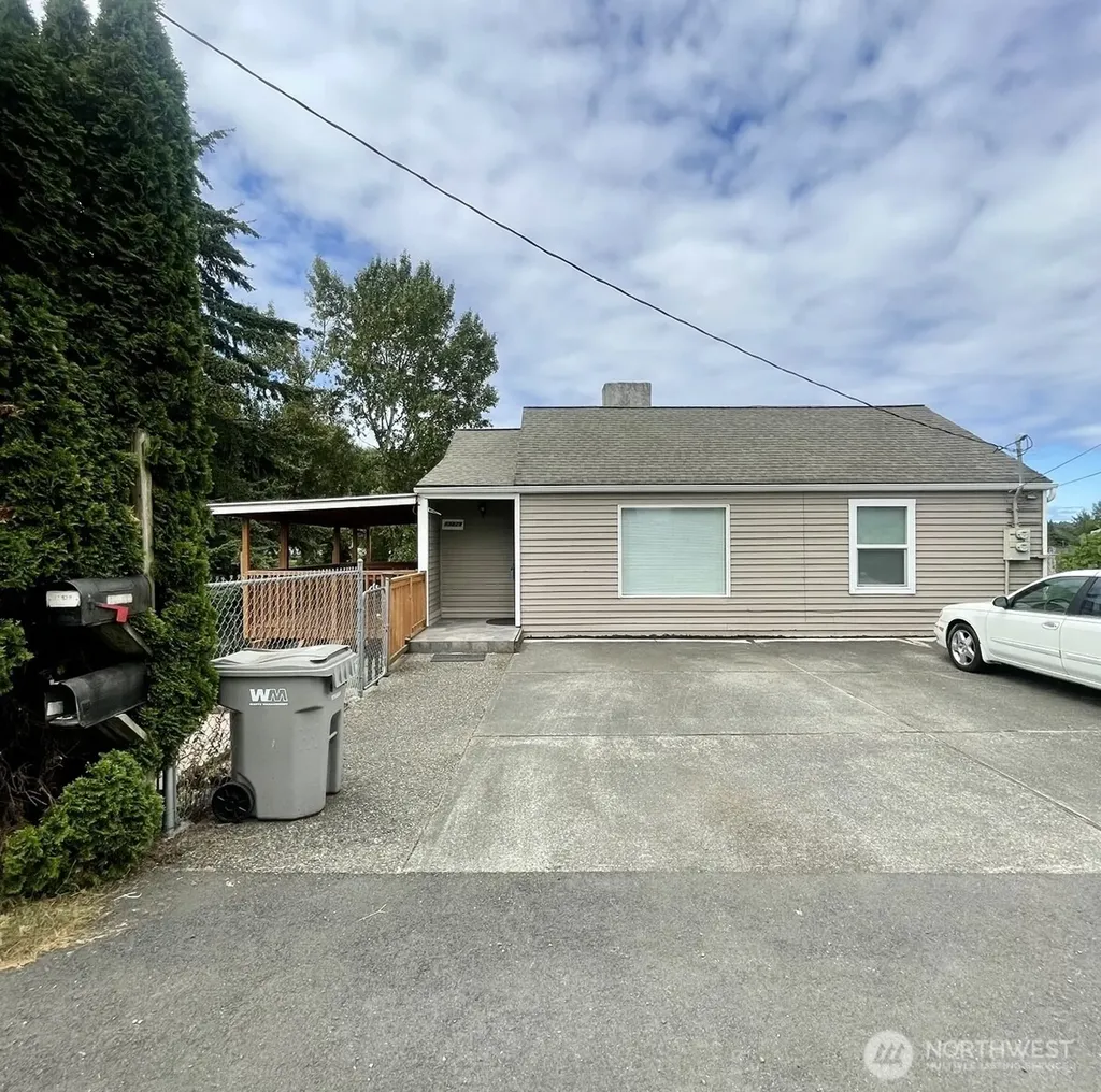 13829 51st Ave Avenue S Tukwila WA 98168