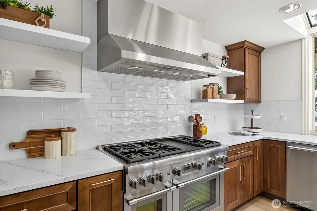 9416 NE 25th Street Clyde Hill WA 98004