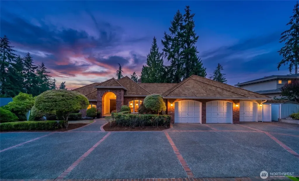 9416 NE 25th Street Clyde Hill WA 98004