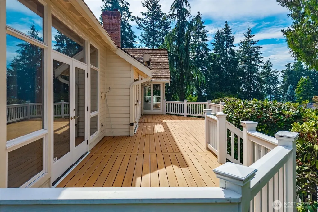 9416 NE 25th Street Clyde Hill WA 98004
