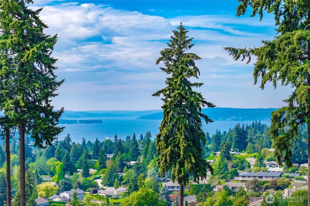 9416 NE 25th Street Clyde Hill WA 98004