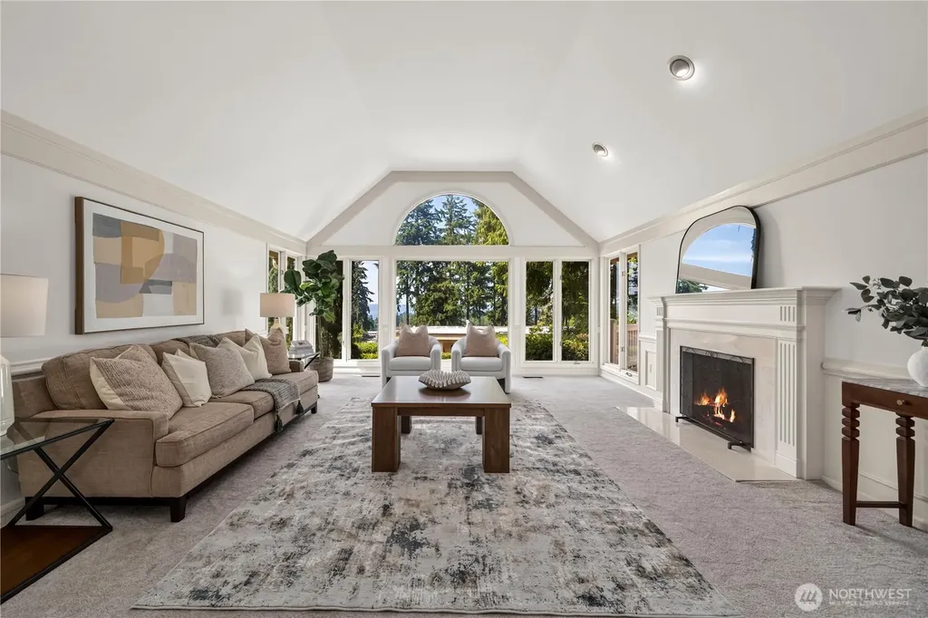 9416 NE 25th Street Clyde Hill WA 98004