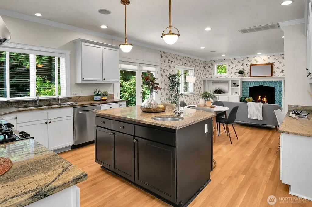 8545 Densmore Avenue N Seattle WA 98103