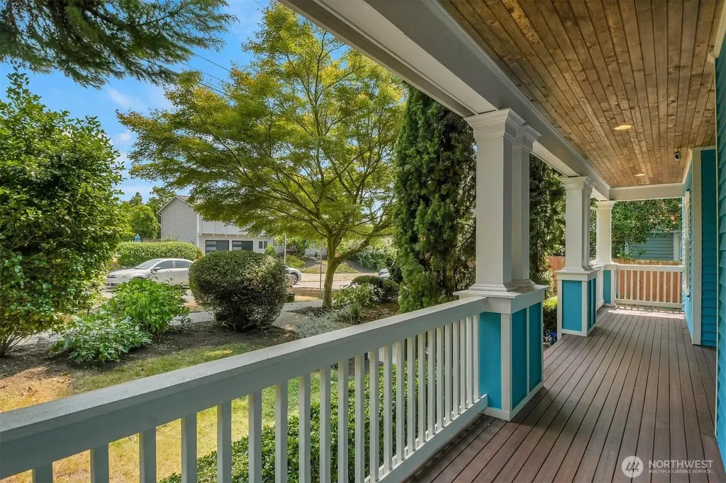 8545 Densmore Avenue N Seattle WA 98103