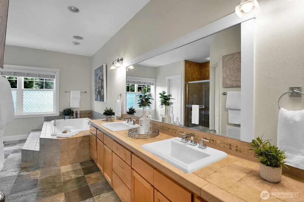 8545 Densmore Avenue N Seattle WA 98103