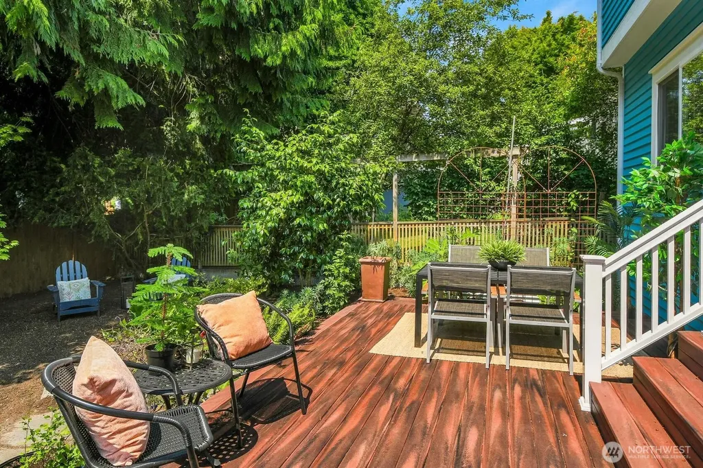 8545 Densmore Avenue N Seattle WA 98103