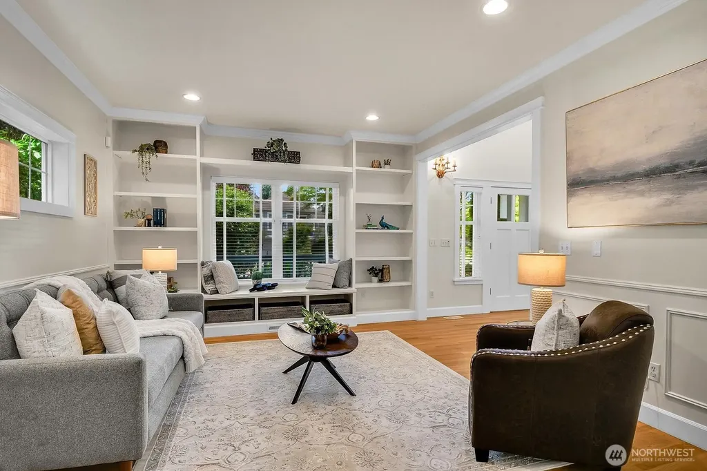 8545 Densmore Avenue N Seattle WA 98103
